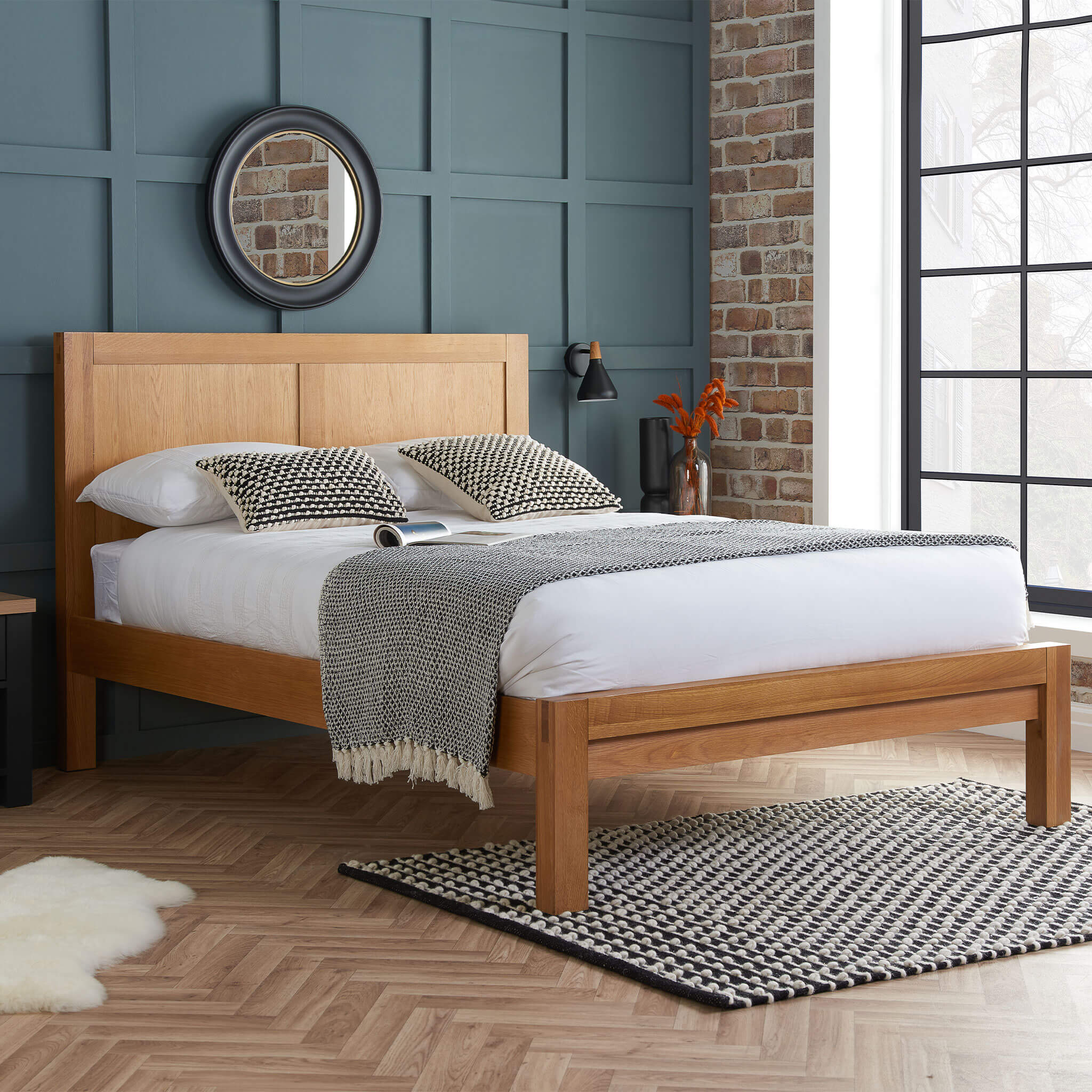 Bellevue Oak Bed