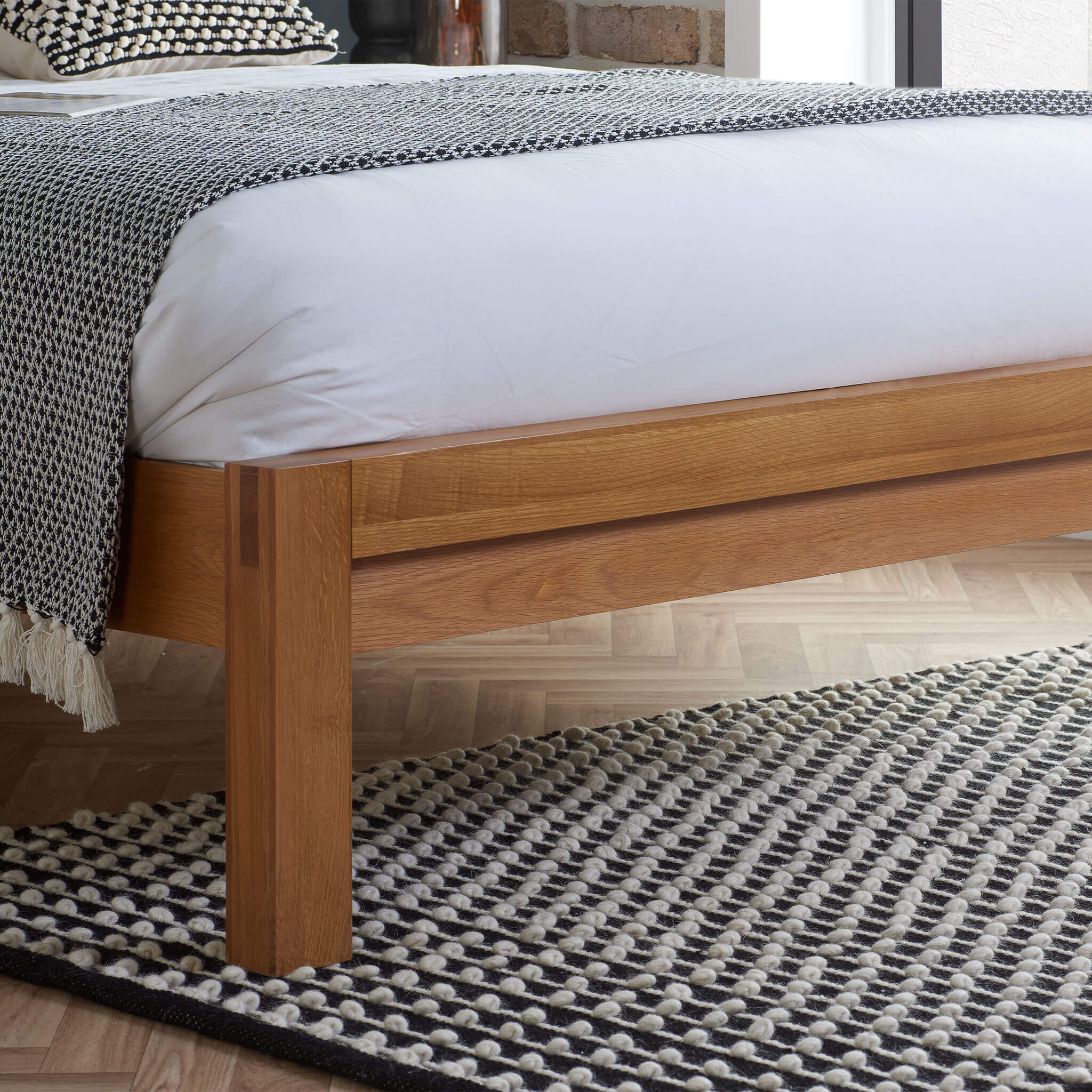Bellevue Oak Bed - Image 4