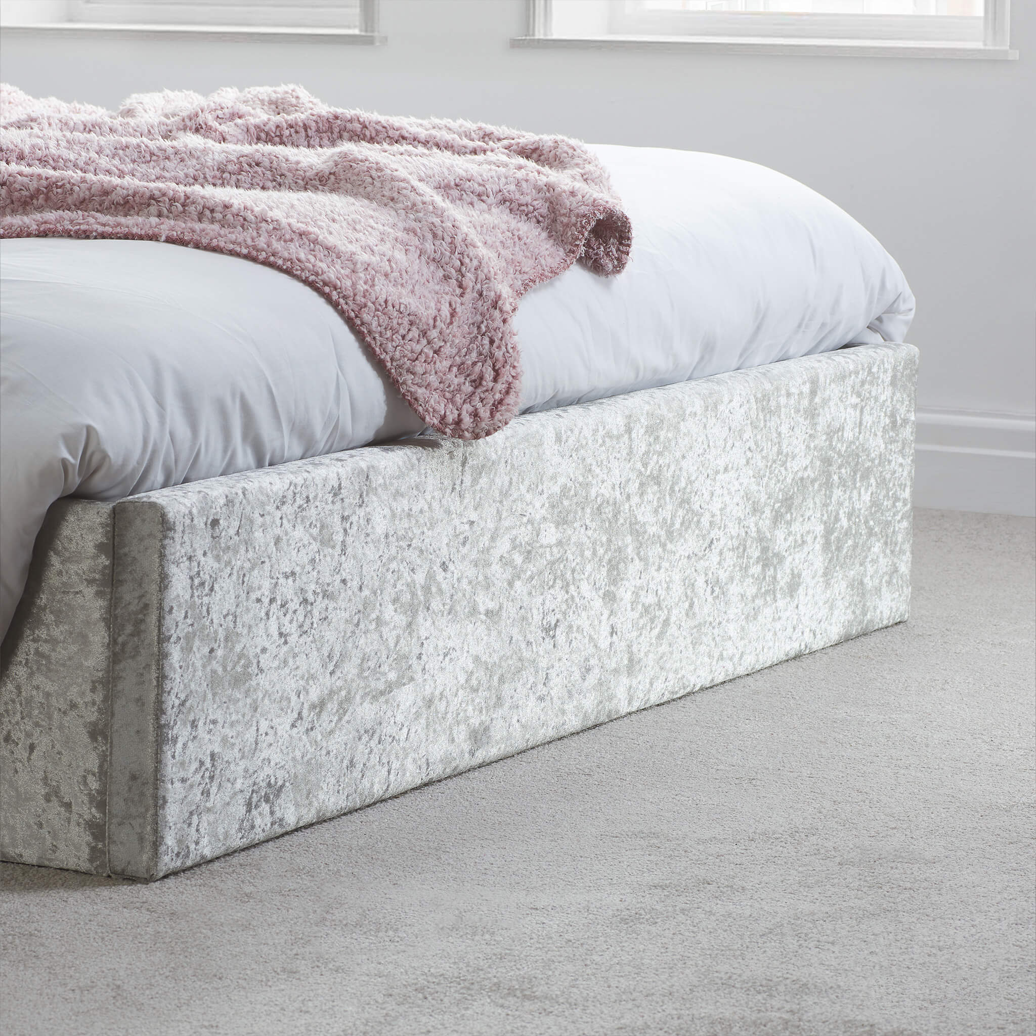 Berlin Steel Crushed Velvet Fabric Ottoman Bed Frame - Image 4