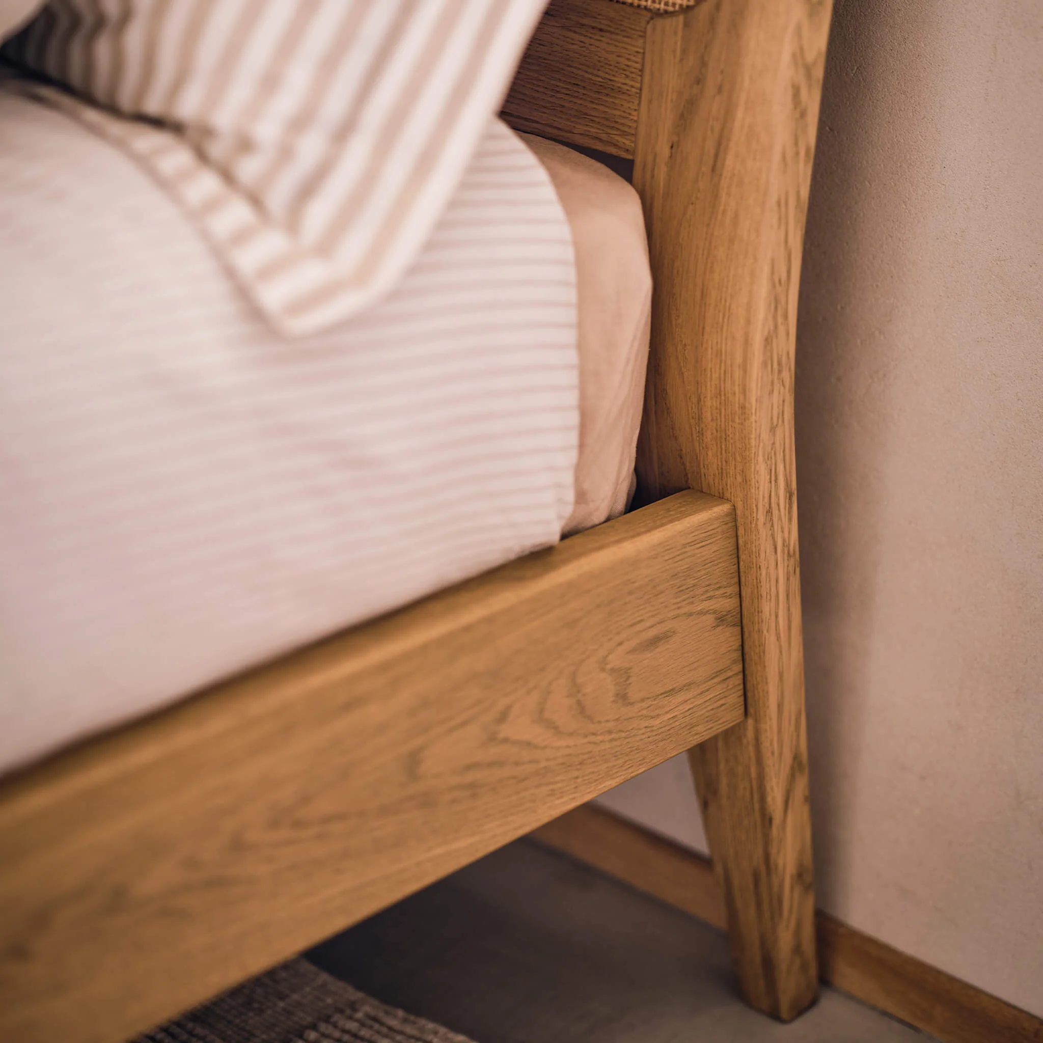 Casera Bed - Image 3