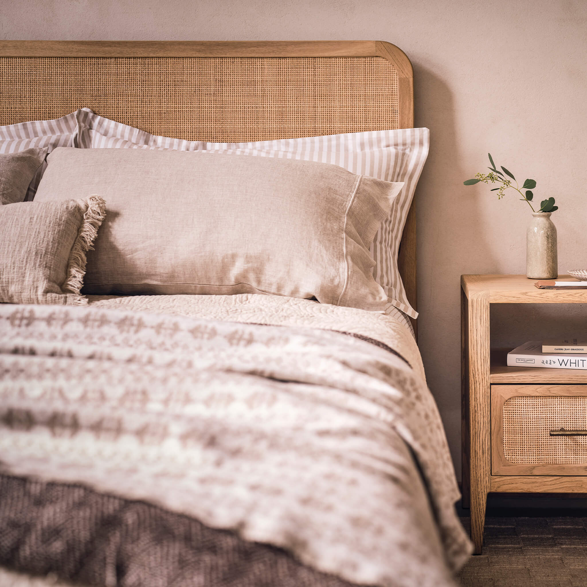 Casera Bed - Image 4