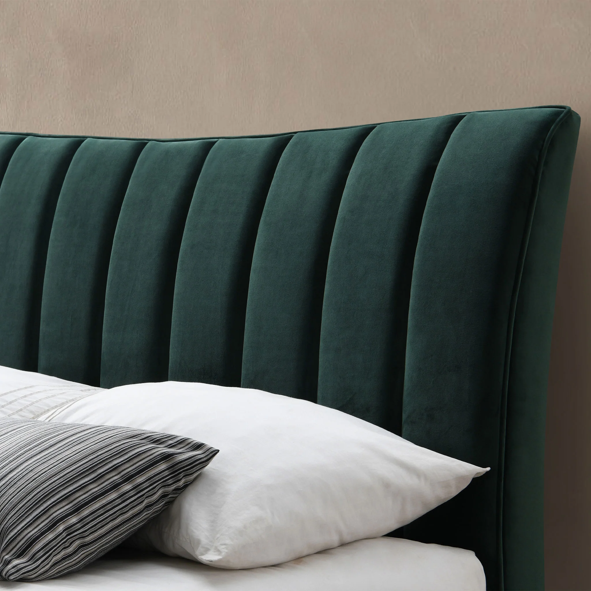 Clover Bed Green Velvet - Image 2