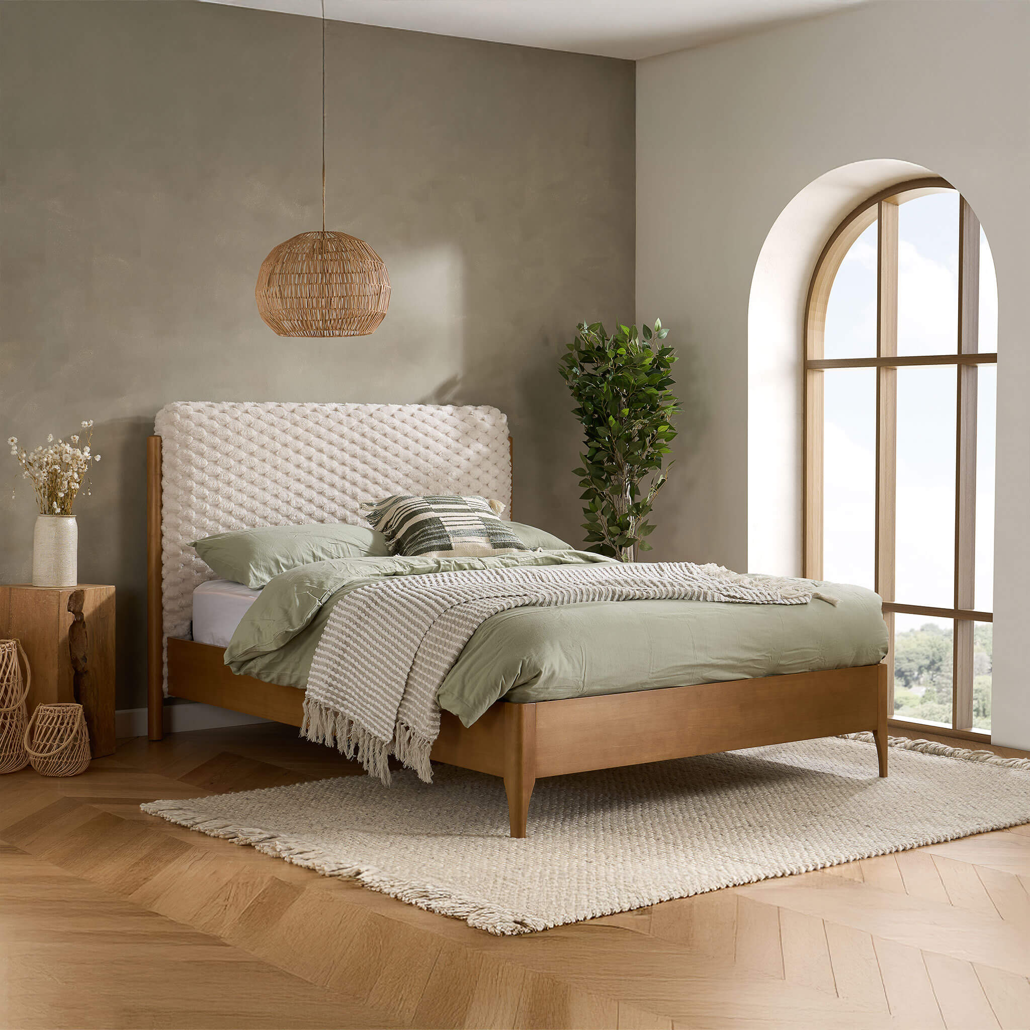 Hatti Wooden Bed