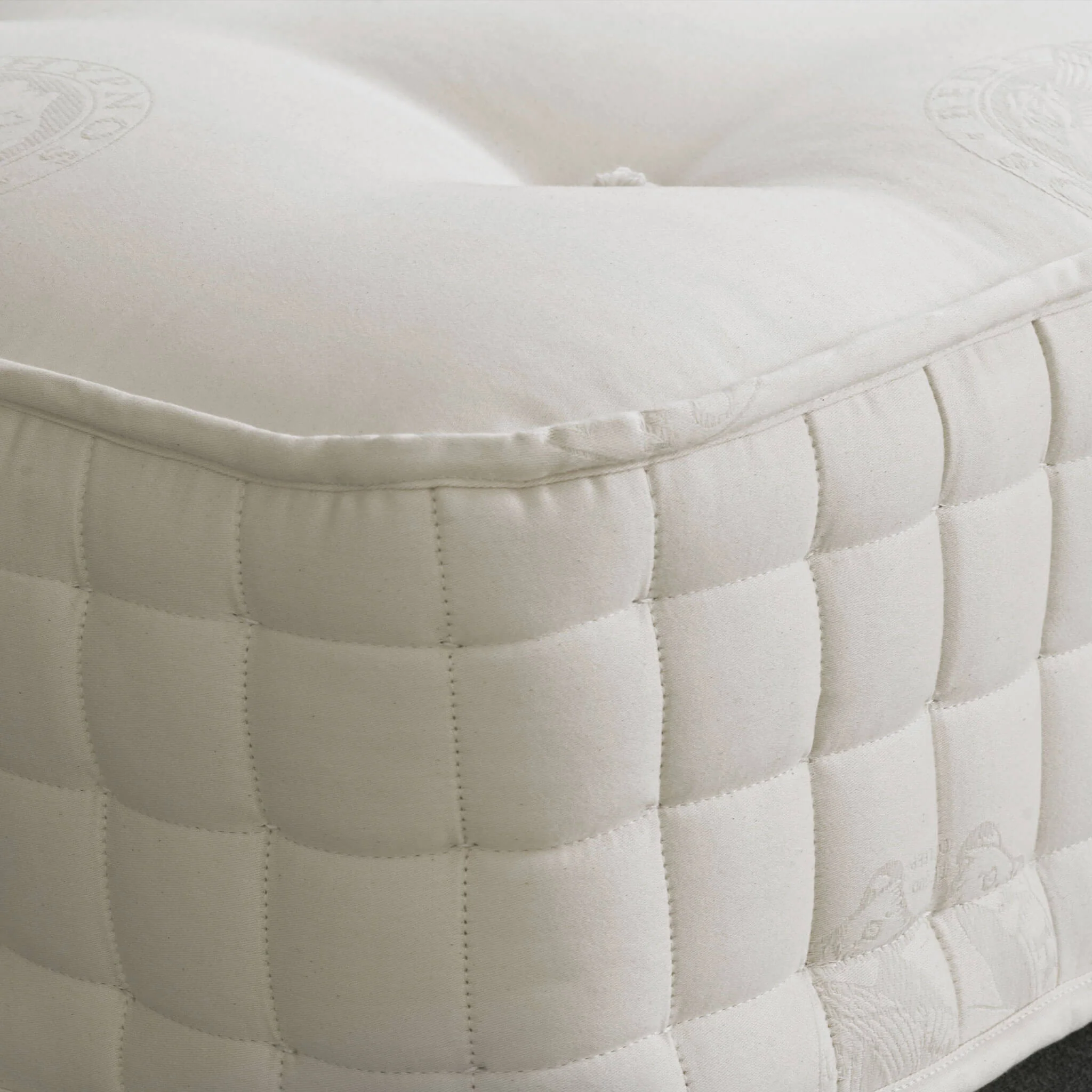 Hypnos Wool Origins 8 Mattress - Clearance - Image 4