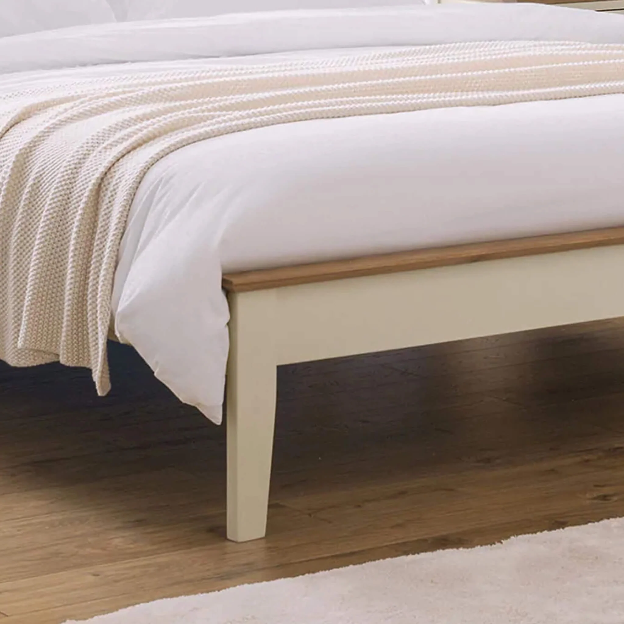Salerno Shaker Bed Two Tone - Image 3