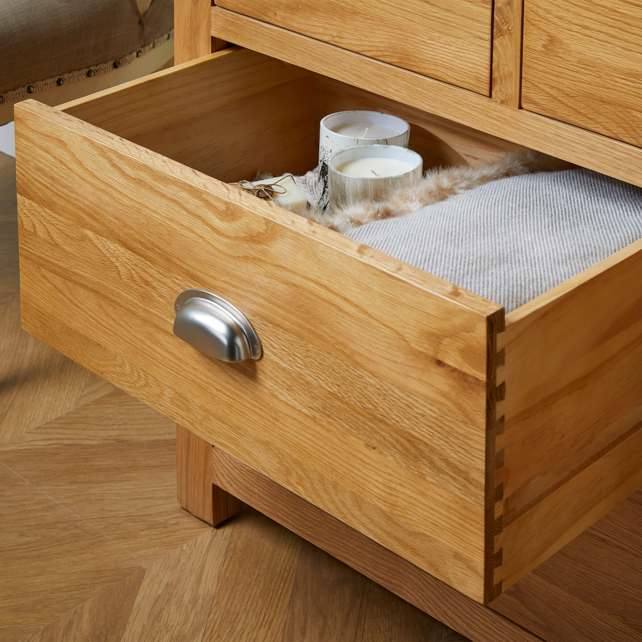 Woburn Oak 3 Drawer Bedside - Image 4