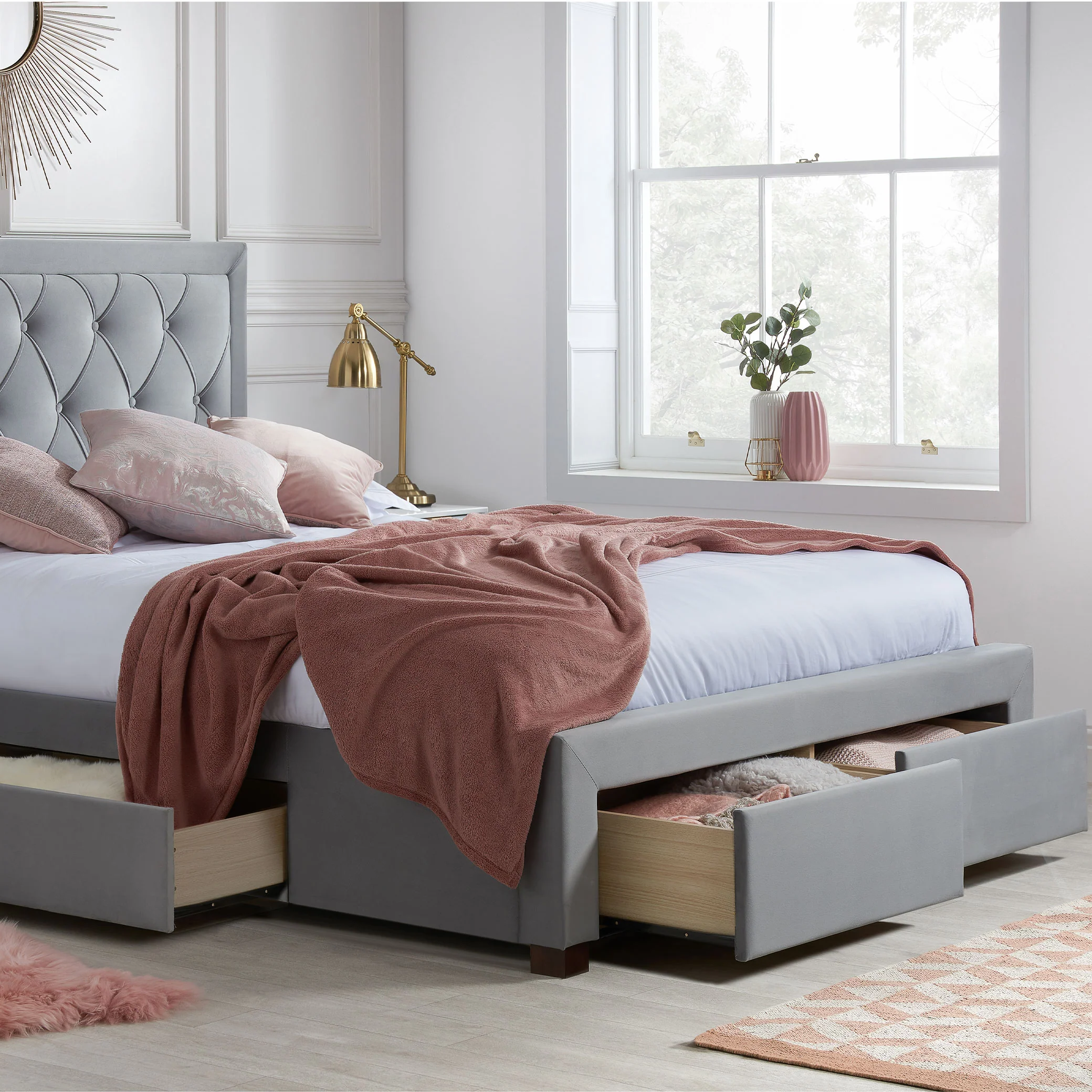 Woodbury Grey Fabric Bed - Image 2
