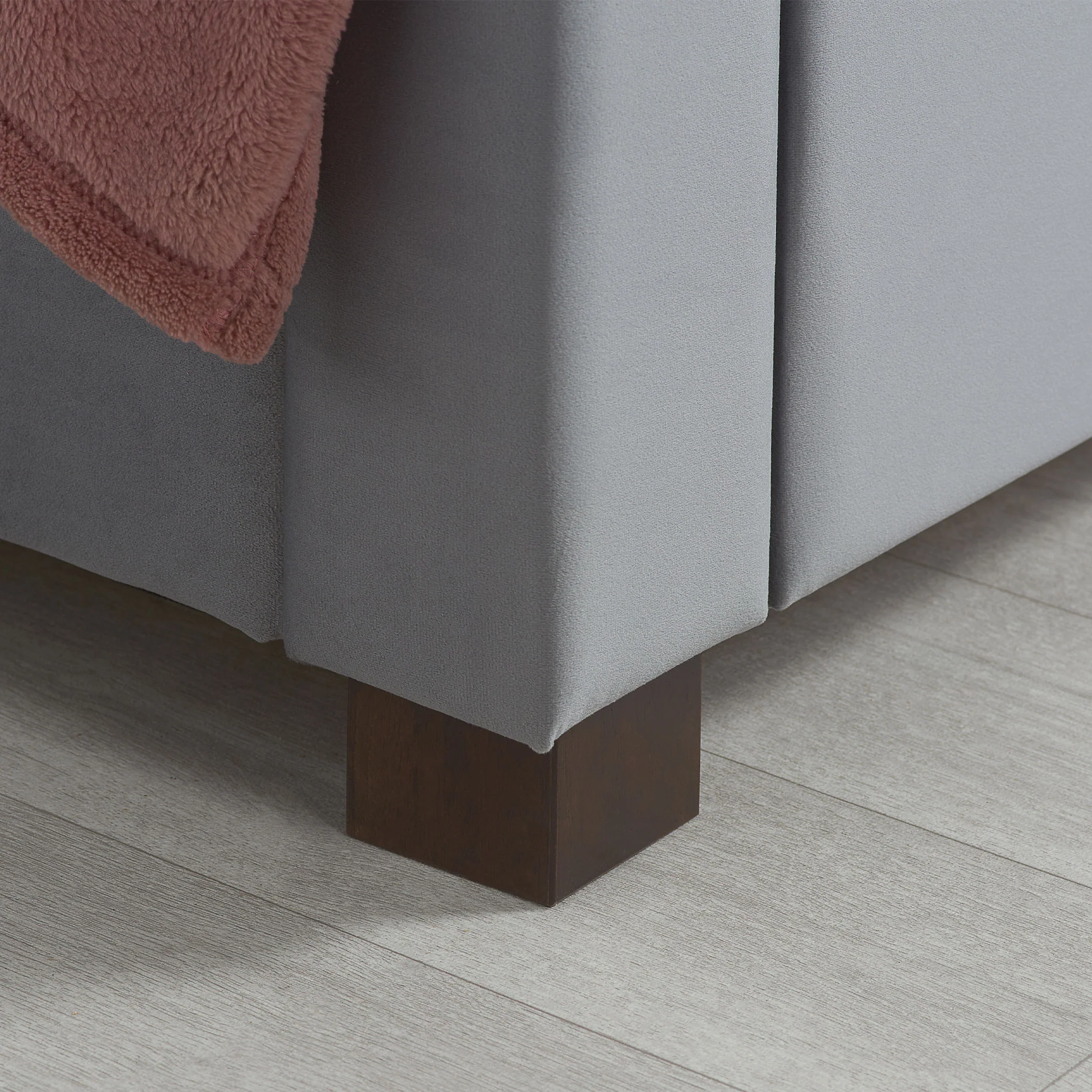 Woodbury Grey Fabric Bed - Image 4